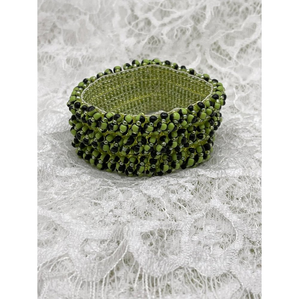 Vintage Black / Green Glass Seed Bead Stretch Bracelet